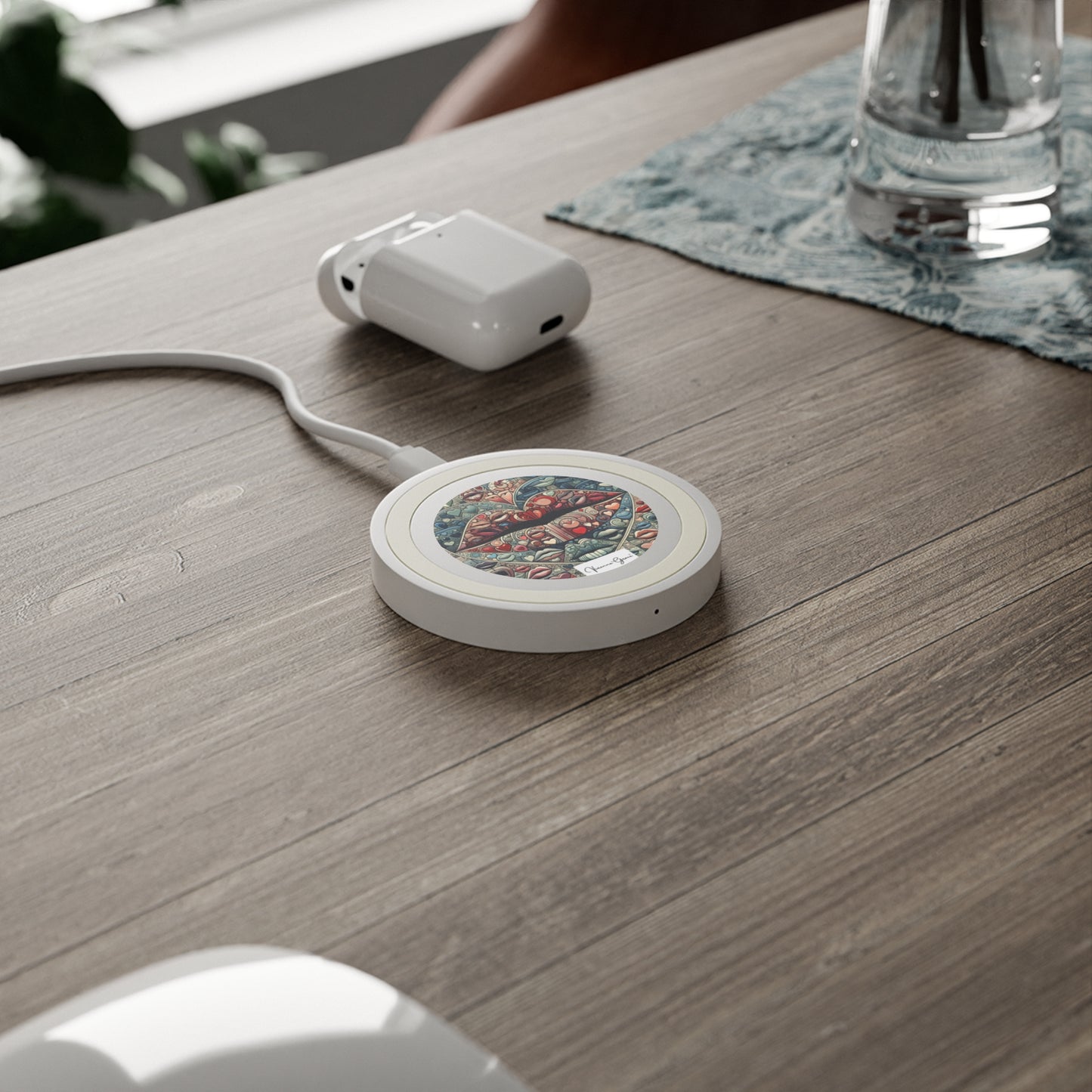 Quake Wireless Charging Pad - BLUE LIPS - Vivienne Grace