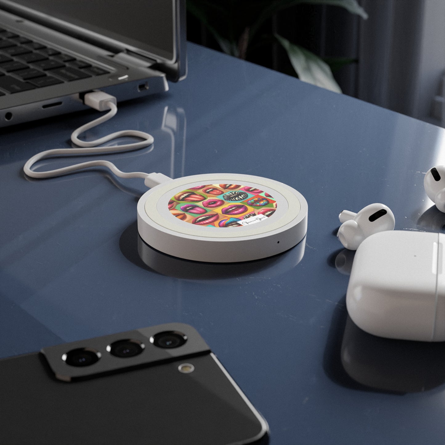 Quake Wireless Charging Pad - LIPS - Vivienne Grace