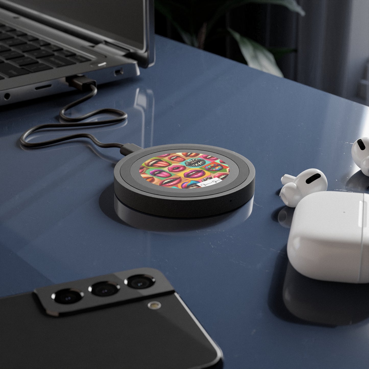 Quake Wireless Charging Pad - LIPS - Vivienne Grace