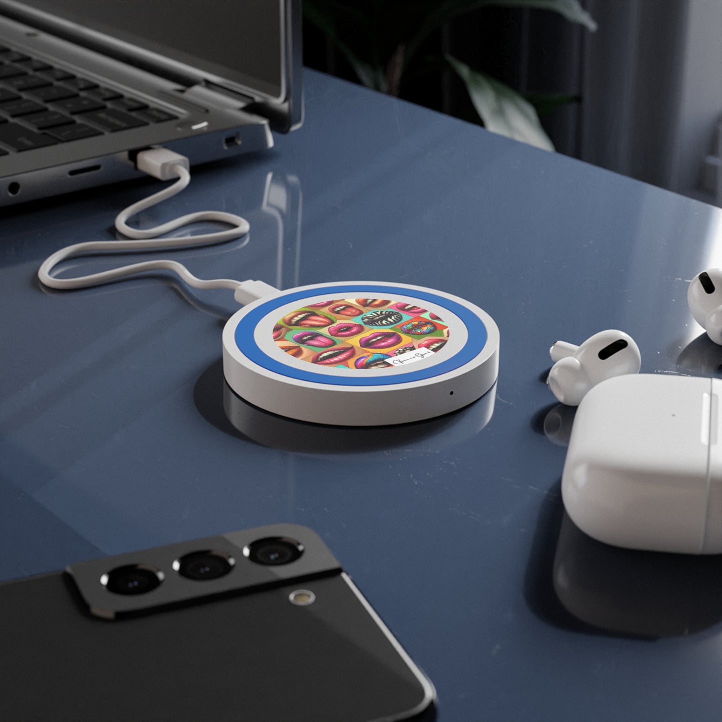 Quake Wireless Charging Pad - LIPS - Vivienne Grace
