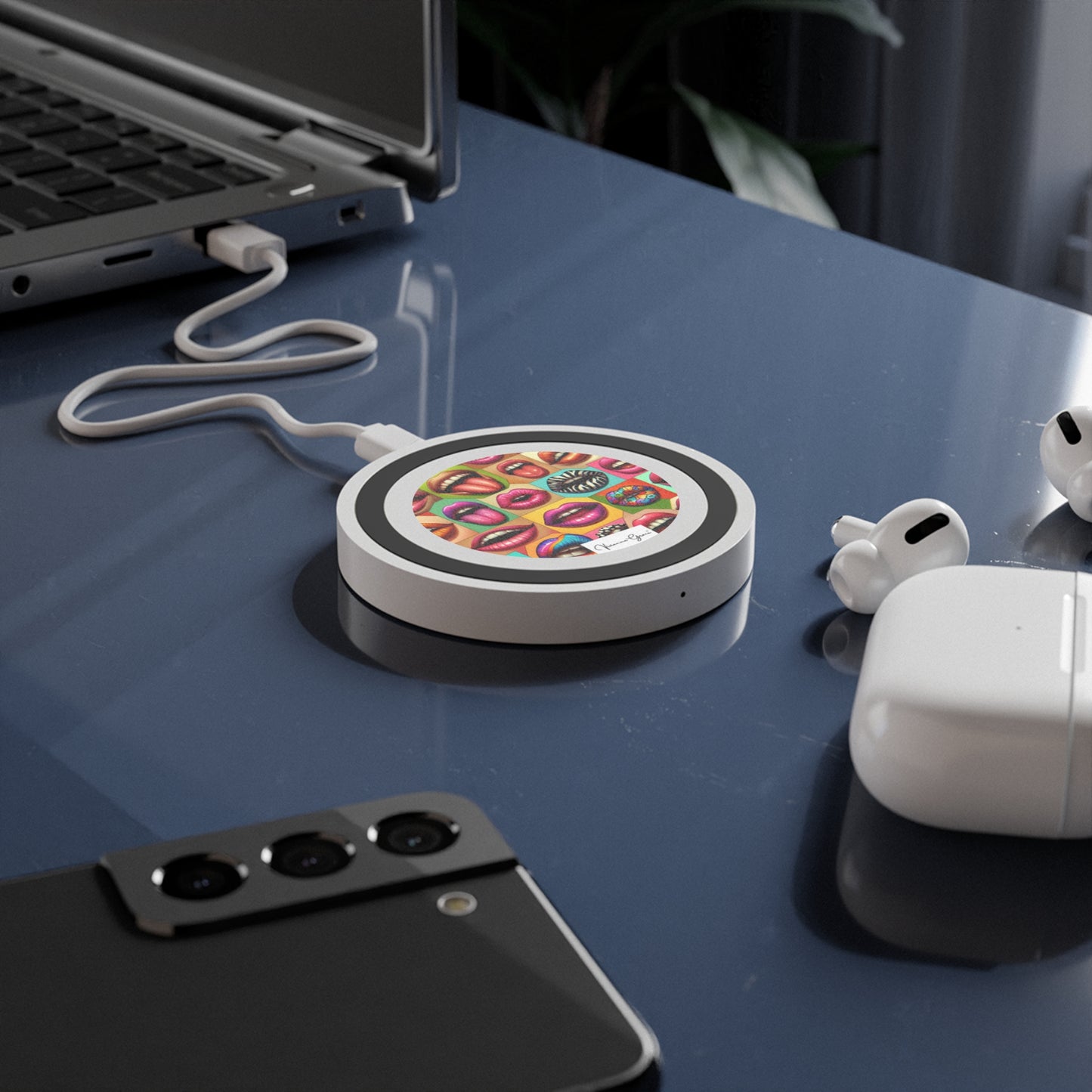 Quake Wireless Charging Pad - LIPS - Vivienne Grace