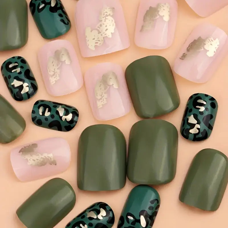 24 Piece Press-On Nail Set - Green Foil