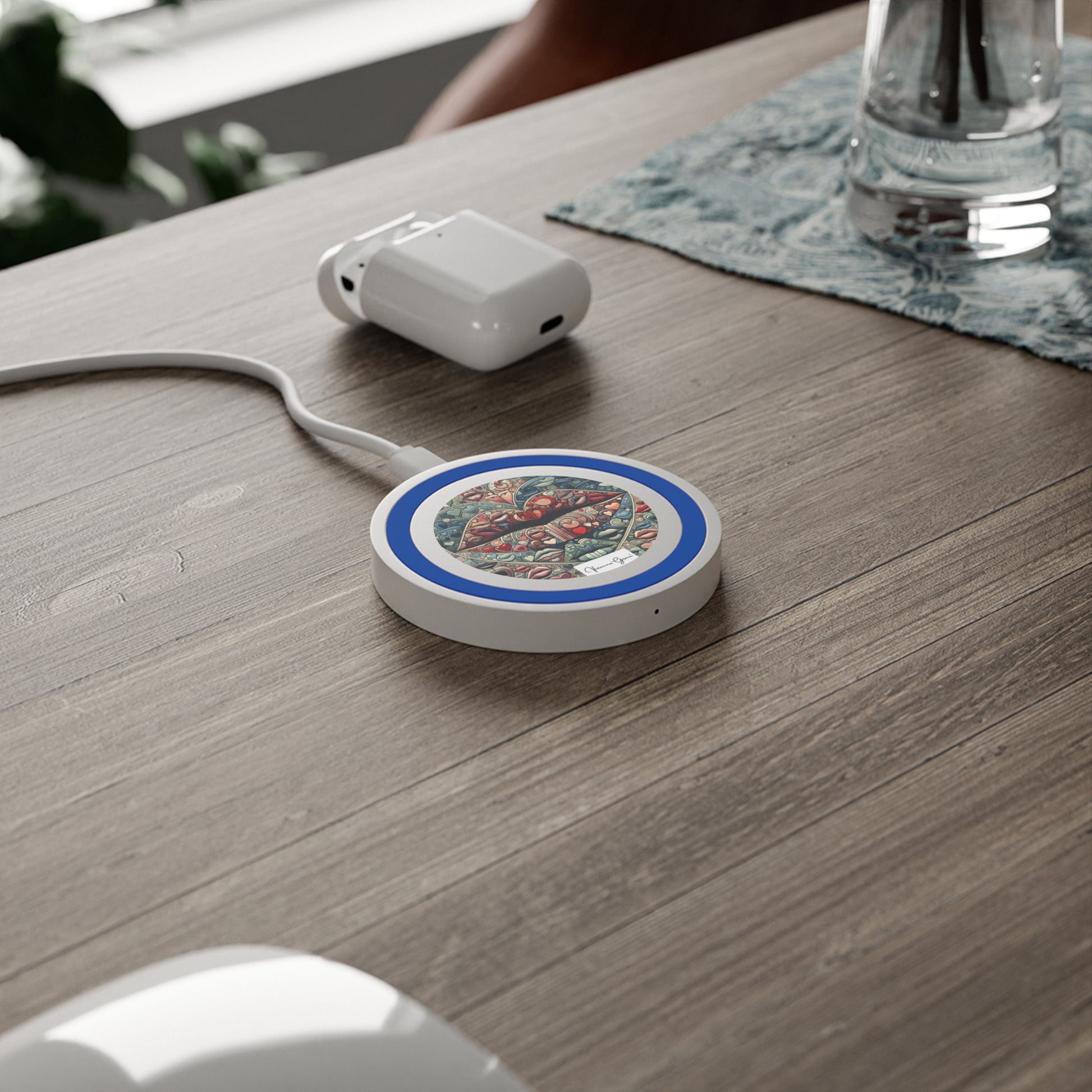 Quake Wireless Charging Pad - BLUE LIPS - Vivienne Grace