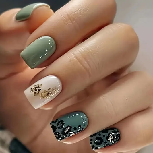 24 Piece Press-On Nail Set - Green Foil